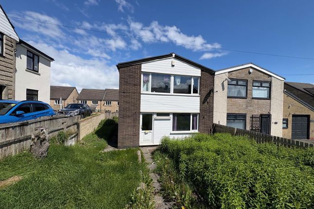 3 bed property, in Moor End Road, £100,000