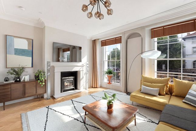 6 bed property, in Parkway, £2,395,000