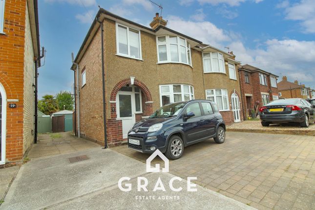 3 bed property, in Kingsgate Drive, £270,000