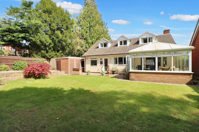 4 bed property, in Parkwood Drive, £440,000