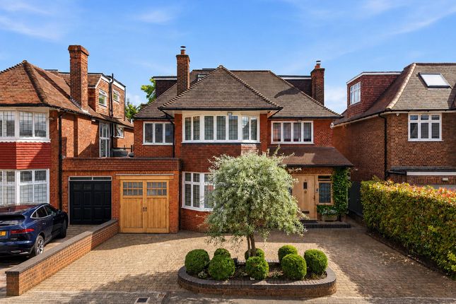 6 bed property, in Manor Hall Avenue, £2,000,000