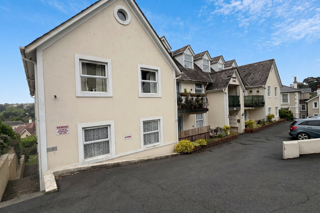 1 bed property, in Manor Court, £125,000