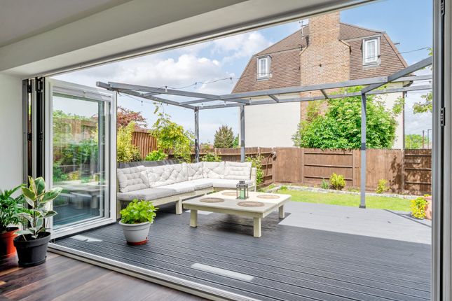 3 bed property, in Waters Road, £550,000