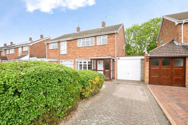 3 bed property, in Croft Road, £225,000