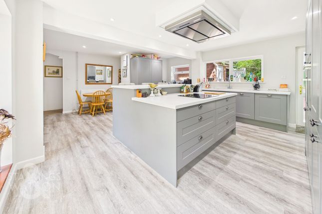 5 bed property, in Foundry Corner, £475,000