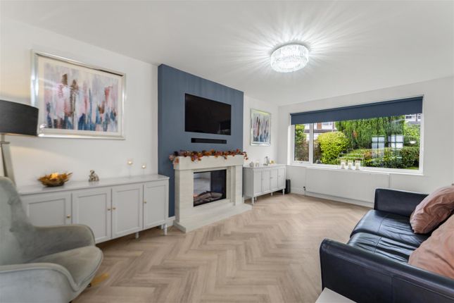 3 bed property, in Minorca Close, £365,000