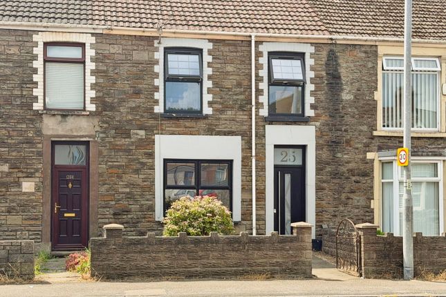 3 bed property, in 25 Cwrt-Ucha Terrace, £140,000