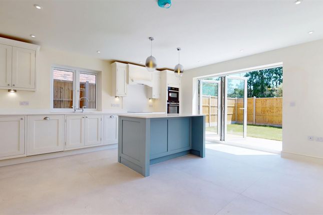 4 bed property, in Hartwell Road, £625,000