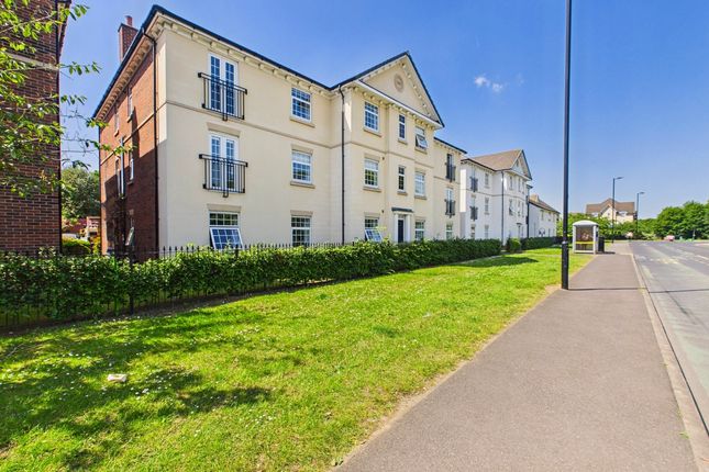 2 bed property, in Rosso Close, £130,000