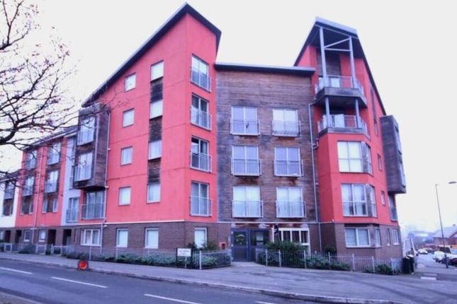 2 bed property, in Salisbury Street, £152,500