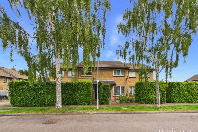 2 bed property, in Forresters Drive, £330,000