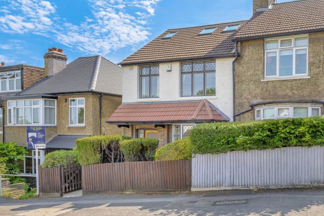 3 bed property, in Oak Grove Road, £600,000