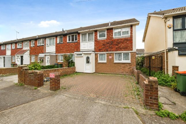 3 bed property, in Boleyn Road, £450,000