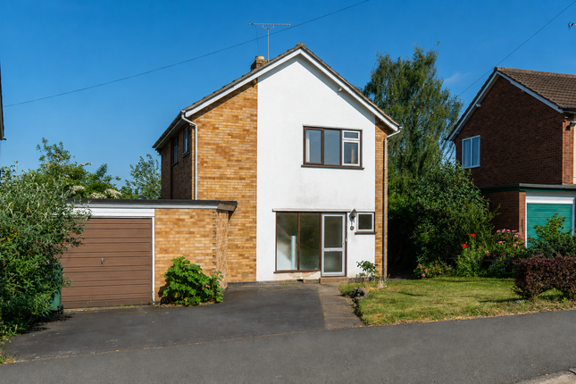 3 bed property, in Briar Walk, £375,000