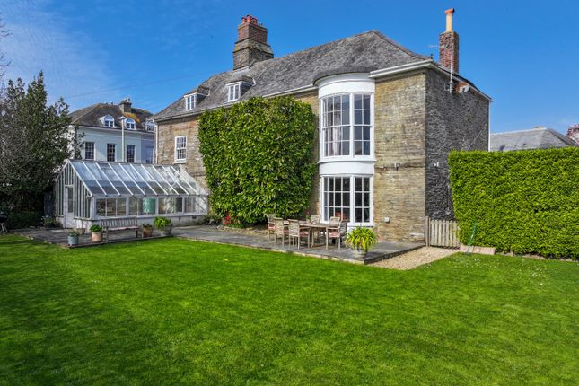 8 bed property, in Fore Street, £1,495,000