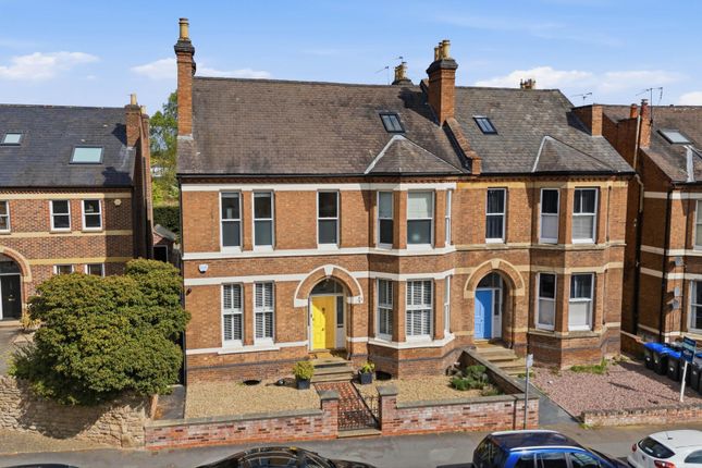 6 bed property, in Warwick Place, £1,600,000