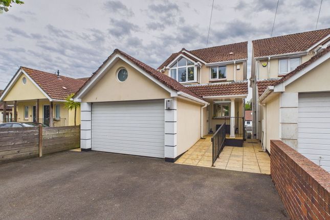 4 bed property, in Southfield Avenue, £575,000