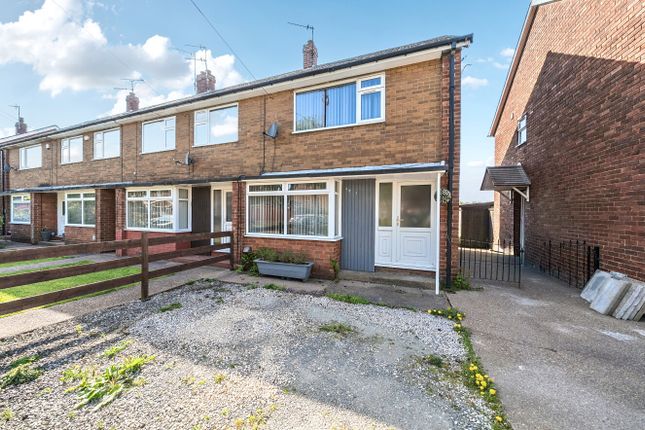 2 bed property, in Corona Drive, £130,000