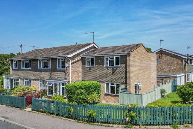 5 bed property, in Brickenden Road, £450,000