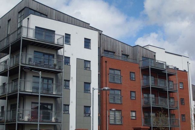 2 bed property, in Montmano Drive, £190,000