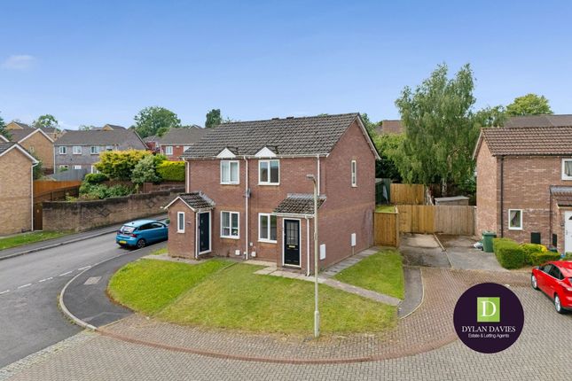 2 bed property, in Ffordd Trecastell, £179,950