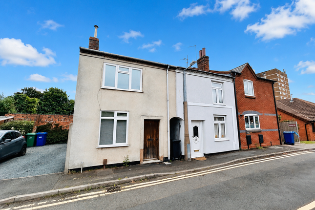 2 bed property, in Short Street, £150,000