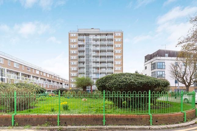 2 bed property, in Stockton House, £350,000