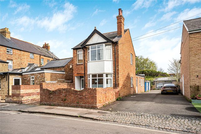 5 bed property, in Catherine Street, £500,000