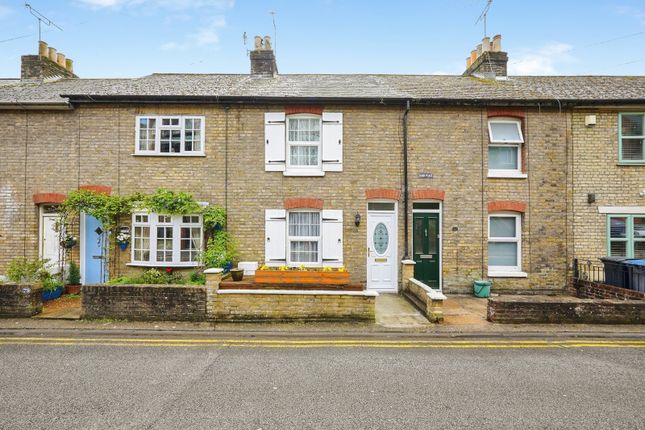 2 bed property, in Lower Road, £280,000