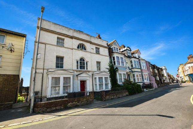 3 bed property, in High Street, £165,000