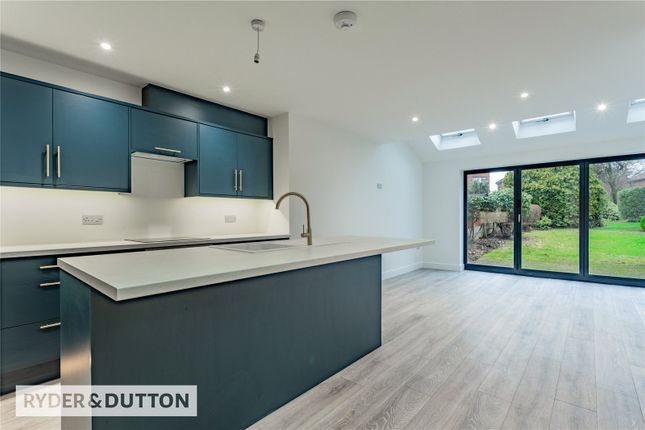 3 bed property, in Hollinwood Avenue, £315,000