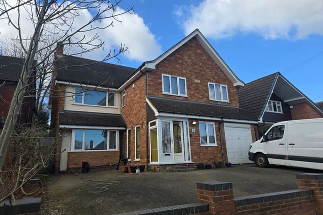 5 bed property, in 32 Brooks Road, £650,000