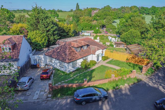 4 bed property, in Swanland Road, £765,000