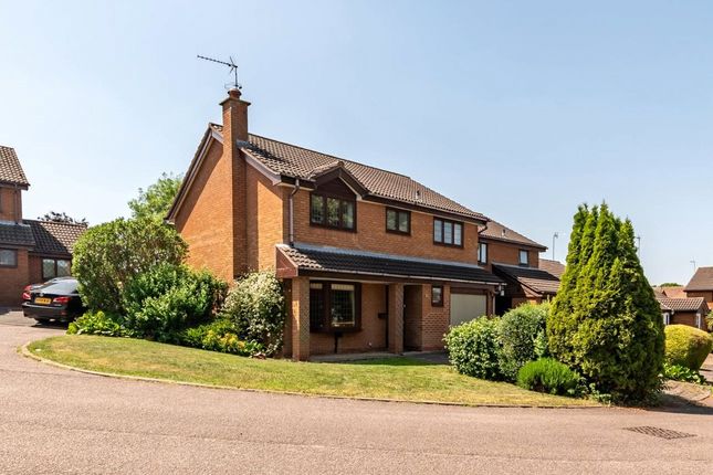 4 bed property, in Ringwood Road, £360,000