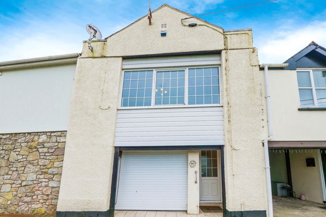 2 bed property, in High Street, £475,000
