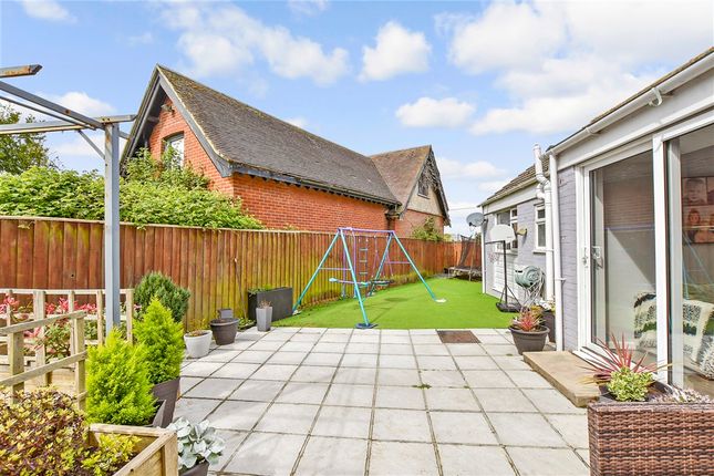 4 bed property, in Martine Close, £375,000