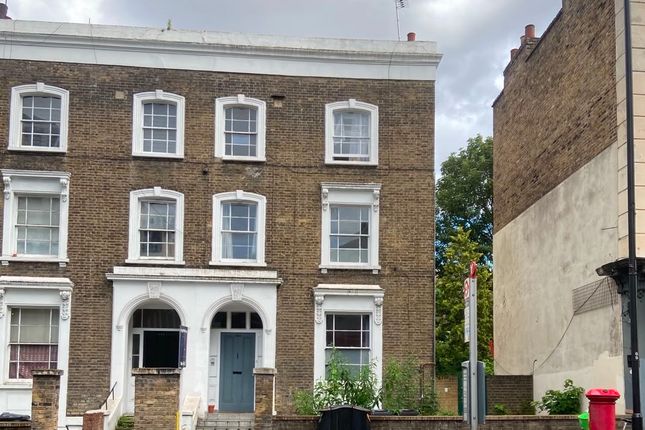 3 bed property, in Dalston Lane, £795,000