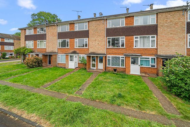 2 bed property, in Simplemarsh Road, £135,000