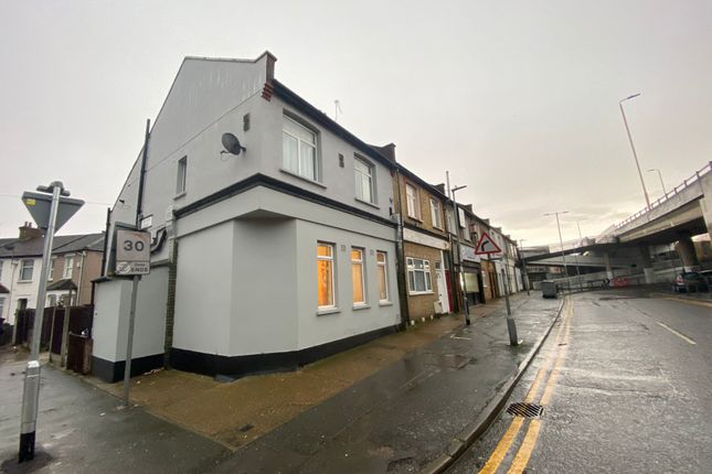 4 bed property, in Ripple Road, £525,000