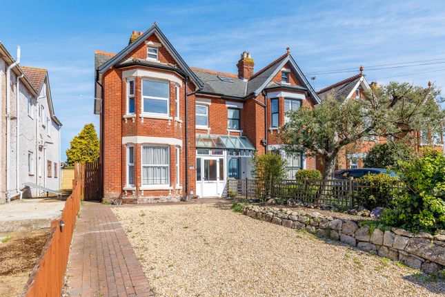 4 bed property, in Park Road, £449,995
