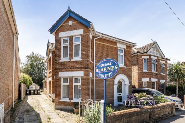 4 bed property, in Alton Road, £400,000