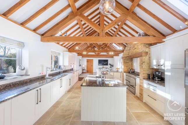 4 bed property, in Main Road, £600,000