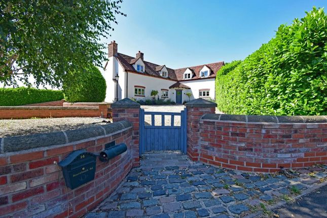 4 bed property, in Bournheath Road, £945,000