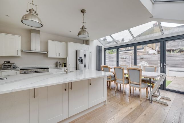 4 bed property, in First Avenue SW14, £1,600,000