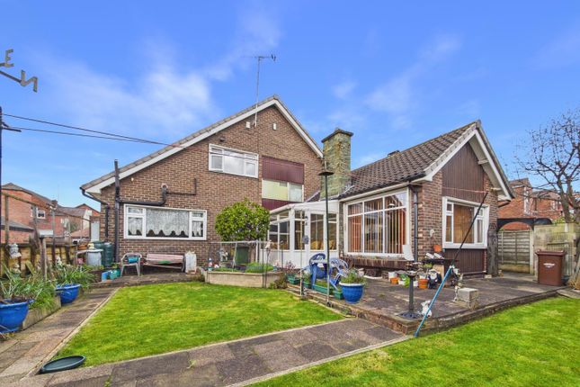 3 bed property, in Belgrave Mount, £325,000