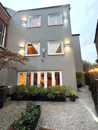 4 bed property, in Cromwell Avenue, £1,750,000