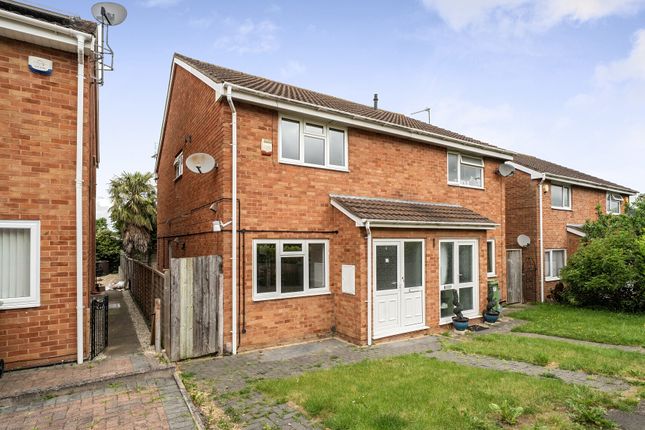3 bed property, in Golden Miller Road, £260,000