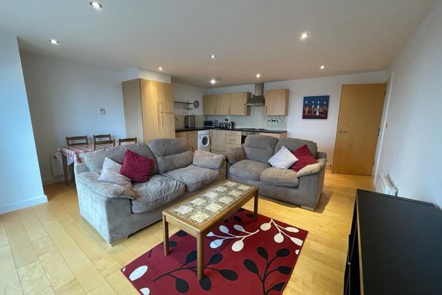 2 bed property, in Navigation Street, £95,000