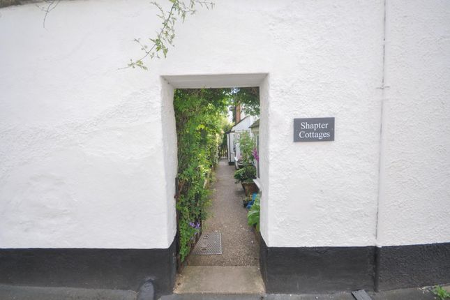 2 bed property, in White Street, £350,000