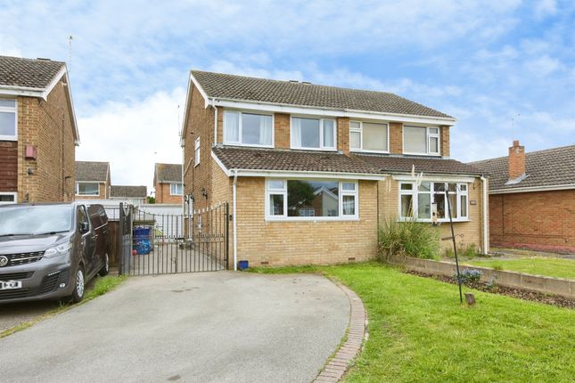 3 bed property, in Fairham Road, £225,000